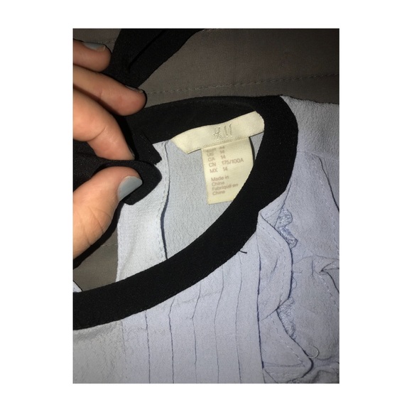 H&M Ruffled Blouse - Picture 3 of 4